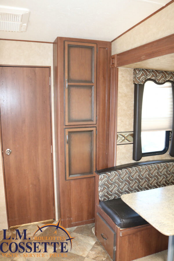 Zinger 25 BH 2014-LM Cossette inc. vr-roulotte-fifth wheel-cargo-arctic wolf -Remote-Clipper-cherokee-grey wolf-wolf pup-kodiak cub-aspen trail-dutchmen-forest river-freedom express select-coachmen-apex nano -Trois-Rivières
