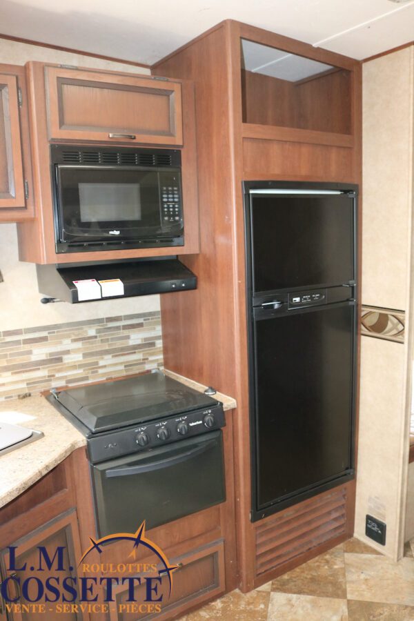 Zinger 25 BH 2014-LM Cossette inc. vr-roulotte-fifth wheel-cargo-arctic wolf -Remote-Clipper-cherokee-grey wolf-wolf pup-kodiak cub-aspen trail-dutchmen-forest river-freedom express select-coachmen-apex nano -Trois-Rivières