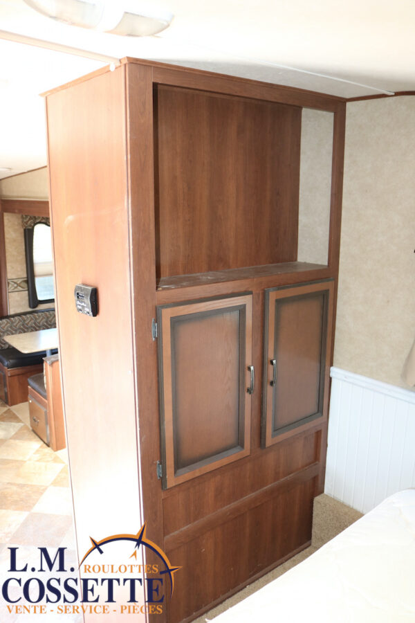 Zinger 25 BH 2014-LM Cossette inc. vr-roulotte-fifth wheel-cargo-arctic wolf -Remote-Clipper-cherokee-grey wolf-wolf pup-kodiak cub-aspen trail-dutchmen-forest river-freedom express select-coachmen-apex nano -Trois-Rivières