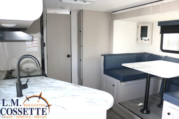 Apex 215 RBK 2025-LM Cossette inc. vr-roulotte-fifth wheel-cargo-arctic wolf -Remote-Clipper-cherokee-grey wolf-wolf pup-kodiak cub-aspen trail-dutchmen-forest river-freedom express select-coachmen-apex nano -Trois-Rivières