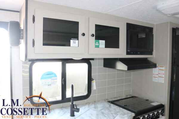 Apex 215 RBK 2025-LM Cossette inc. vr-roulotte-fifth wheel-cargo-arctic wolf -Remote-Clipper-cherokee-grey wolf-wolf pup-kodiak cub-aspen trail-dutchmen-forest river-freedom express select-coachmen-apex nano -Trois-Rivières