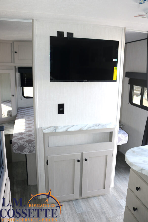 Apex 215 RBK 2025-LM Cossette inc. vr-roulotte-fifth wheel-cargo-arctic wolf -Remote-Clipper-cherokee-grey wolf-wolf pup-kodiak cub-aspen trail-dutchmen-forest river-freedom express select-coachmen-apex nano -Trois-Rivières