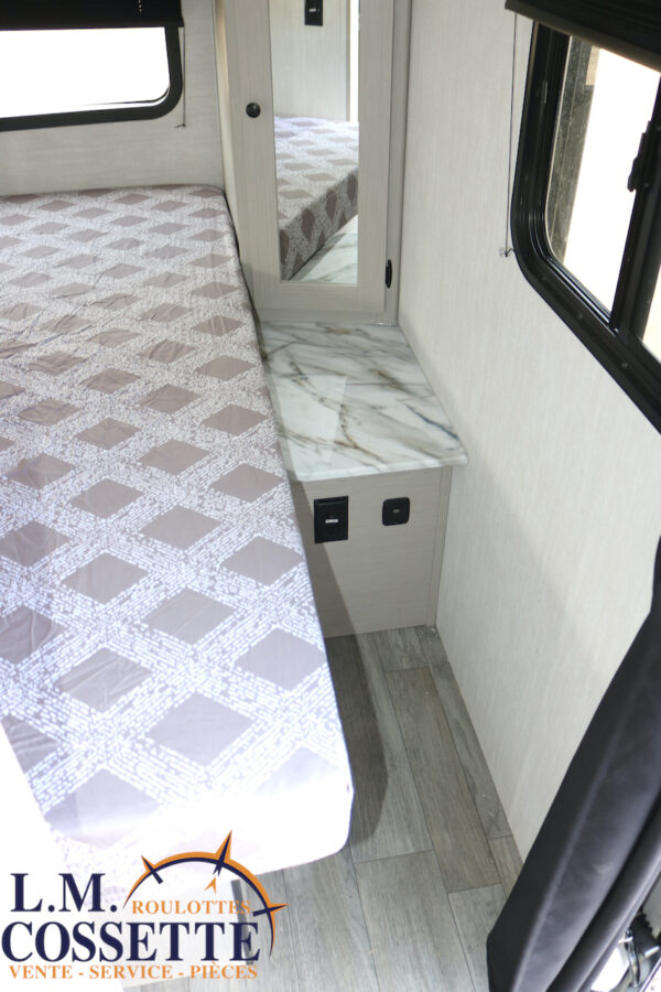 Apex 215 RBK 2025-LM Cossette inc. vr-roulotte-fifth wheel-cargo-arctic wolf -Remote-Clipper-cherokee-grey wolf-wolf pup-kodiak cub-aspen trail-dutchmen-forest river-freedom express select-coachmen-apex nano -Trois-Rivières