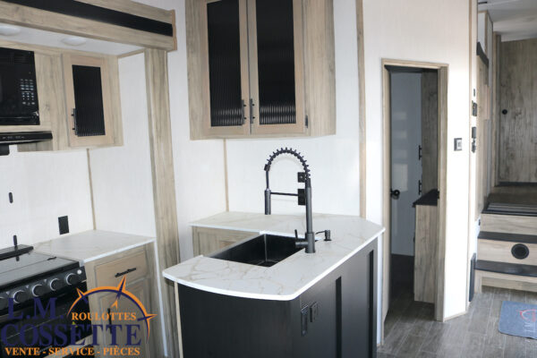 Arctic Wolf 298 LB 2021-LM Cossette inc. vr-roulotte-fifth wheel-cargo-arctic wolf -Remote-Clipper-cherokee-grey wolf-wolf pup-kodiak cub-aspen trail-dutchmen-forest river-freedom express select-coachmen-apex nano -Trois-Rivières