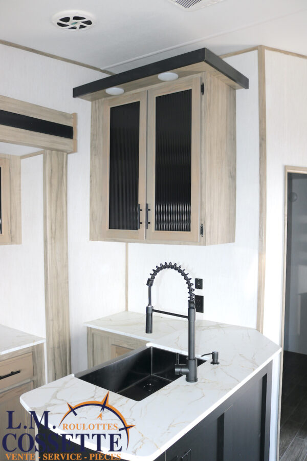 Arctic Wolf 298 LB 2021-LM Cossette inc. vr-roulotte-fifth wheel-cargo-arctic wolf -Remote-Clipper-cherokee-grey wolf-wolf pup-kodiak cub-aspen trail-dutchmen-forest river-freedom express select-coachmen-apex nano -Trois-Rivières