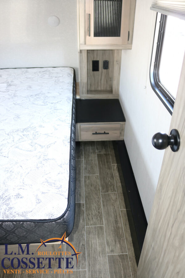 Arctic Wolf 298 LB 2021-LM Cossette inc. vr-roulotte-fifth wheel-cargo-arctic wolf -Remote-Clipper-cherokee-grey wolf-wolf pup-kodiak cub-aspen trail-dutchmen-forest river-freedom express select-coachmen-apex nano -Trois-Rivières