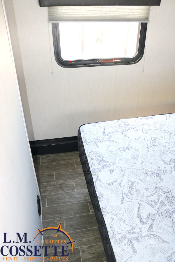Arctic Wolf 298 LB 2021-LM Cossette inc. vr-roulotte-fifth wheel-cargo-arctic wolf -Remote-Clipper-cherokee-grey wolf-wolf pup-kodiak cub-aspen trail-dutchmen-forest river-freedom express select-coachmen-apex nano -Trois-Rivières