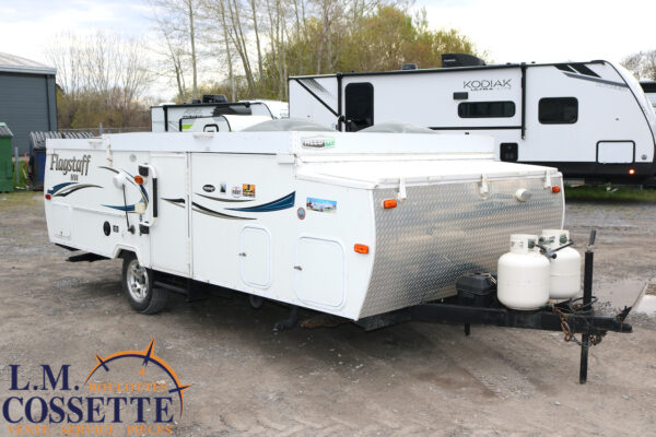 Flagstaff 19 SCH 2013-LM Cossette inc. vr-roulotte-fifth wheel-cargo-arctic wolf -Remote-Clipper-cherokee-grey wolf-wolf pup-kodiak cub-aspen trail-dutchmen-forest river-freedom express select-coachmen-apex nano -Trois-Rivières