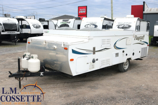 Flagstaff 19 SCH 2013-LM Cossette inc. vr-roulotte-fifth wheel-cargo-arctic wolf -Remote-Clipper-cherokee-grey wolf-wolf pup-kodiak cub-aspen trail-dutchmen-forest river-freedom express select-coachmen-apex nano -Trois-Rivières