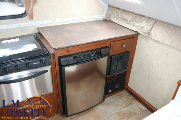 Flagstaff 19 SCH 2013-LM Cossette inc. vr-roulotte-fifth wheel-cargo-arctic wolf -Remote-Clipper-cherokee-grey wolf-wolf pup-kodiak cub-aspen trail-dutchmen-forest river-freedom express select-coachmen-apex nano -Trois-Rivières