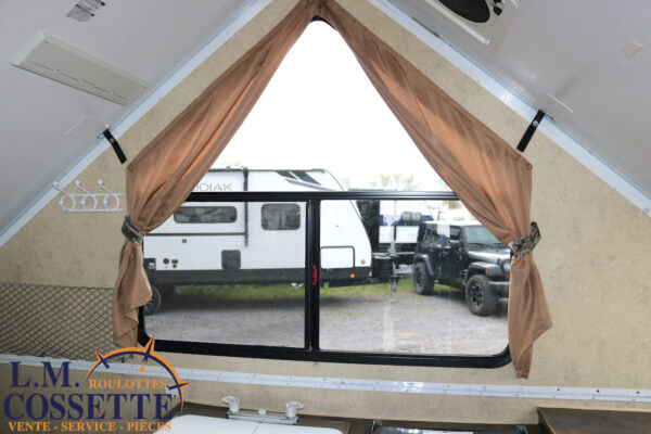 Flagstaff 19 SCH 2013-LM Cossette inc. vr-roulotte-fifth wheel-cargo-arctic wolf -Remote-Clipper-cherokee-grey wolf-wolf pup-kodiak cub-aspen trail-dutchmen-forest river-freedom express select-coachmen-apex nano -Trois-Rivières