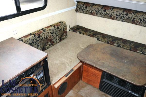 Flagstaff 19 SCH 2013-LM Cossette inc. vr-roulotte-fifth wheel-cargo-arctic wolf -Remote-Clipper-cherokee-grey wolf-wolf pup-kodiak cub-aspen trail-dutchmen-forest river-freedom express select-coachmen-apex nano -Trois-Rivières