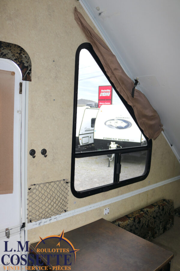 Flagstaff 19 SCH 2013-LM Cossette inc. vr-roulotte-fifth wheel-cargo-arctic wolf -Remote-Clipper-cherokee-grey wolf-wolf pup-kodiak cub-aspen trail-dutchmen-forest river-freedom express select-coachmen-apex nano -Trois-Rivières