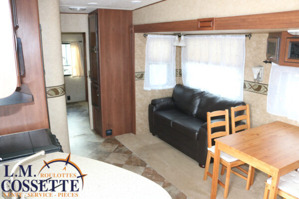 Zinger 31 BH 2014-LM Cossette inc. vr-roulotte-fifth wheel-cargo-arctic wolf -Remote-Clipper-cherokee-grey wolf-wolf pup-kodiak cub-aspen trail-dutchmen-forest river-freedom express select-coachmen-apex nano -Trois-Rivières