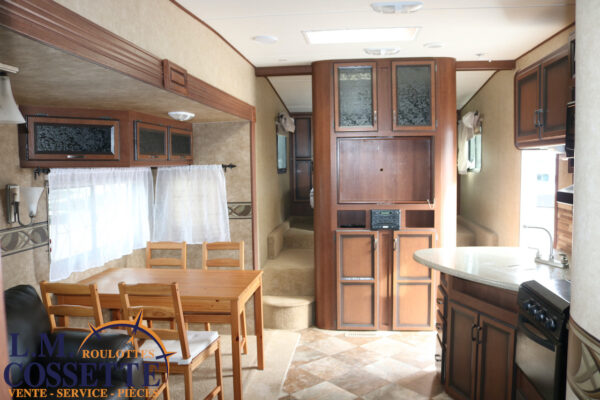 Zinger 31 BH 2014-LM Cossette inc. vr-roulotte-fifth wheel-cargo-arctic wolf -Remote-Clipper-cherokee-grey wolf-wolf pup-kodiak cub-aspen trail-dutchmen-forest river-freedom express select-coachmen-apex nano -Trois-Rivières