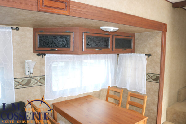 Zinger 31 BH 2014-LM Cossette inc. vr-roulotte-fifth wheel-cargo-arctic wolf -Remote-Clipper-cherokee-grey wolf-wolf pup-kodiak cub-aspen trail-dutchmen-forest river-freedom express select-coachmen-apex nano -Trois-Rivières