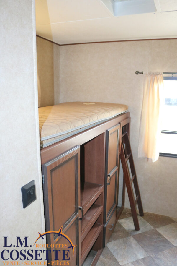 Zinger 31 BH 2014-LM Cossette inc. vr-roulotte-fifth wheel-cargo-arctic wolf -Remote-Clipper-cherokee-grey wolf-wolf pup-kodiak cub-aspen trail-dutchmen-forest river-freedom express select-coachmen-apex nano -Trois-Rivières