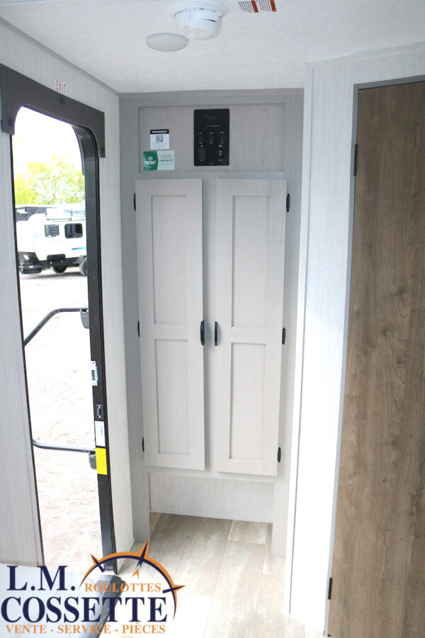 Clipper 16 FB 2025-LM Cossette inc. vr-roulotte-fifth wheel-cargo-arctic wolf -Remote-Clipper-cherokee-grey wolf-wolf pup-kodiak cub-aspen trail-dutchmen-forest river-freedom express select-coachmen-apex nano -Trois-Rivières
