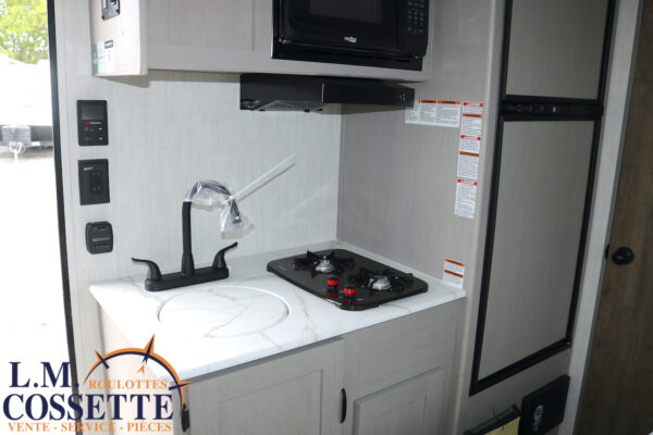 Clipper 17 FQ 2025-LM Cossette inc. vr-roulotte-fifth wheel-cargo-arctic wolf -Remote-Clipper-cherokee-grey wolf-wolf pup-kodiak cub-aspen trail-dutchmen-forest river-freedom express select-coachmen-apex nano -Trois-Rivières