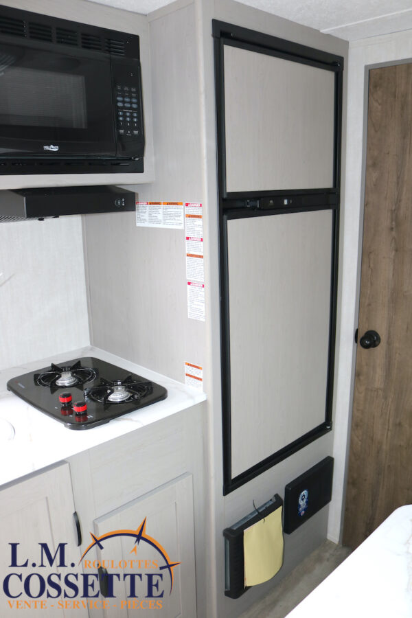 Clipper 17 FQ 2025-LM Cossette inc. vr-roulotte-fifth wheel-cargo-arctic wolf -Remote-Clipper-cherokee-grey wolf-wolf pup-kodiak cub-aspen trail-dutchmen-forest river-freedom express select-coachmen-apex nano -Trois-Rivières