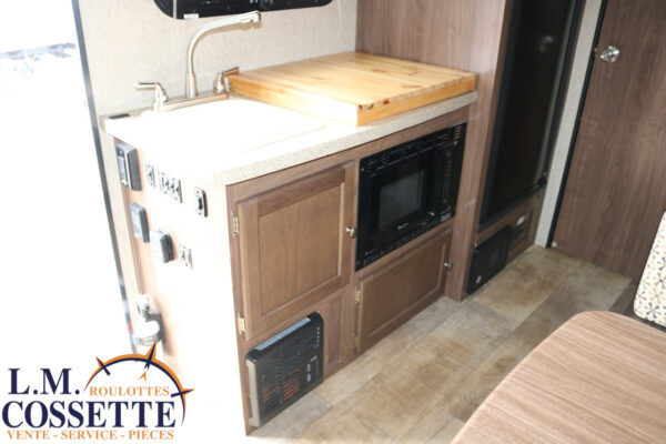 Palomini 177 BH 2016-LM Cossette inc. vr-roulotte-fifth wheel-cargo-arctic wolf -Remote-Clipper-cherokee-grey wolf-wolf pup-kodiak cub-aspen trail-dutchmen-forest river-freedom express select-coachmen-apex nano -Trois-Rivières