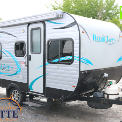 Retro 160 FD 2011-LM Cossette inc. vr-roulotte-fifth wheel-cargo-arctic wolf -Remote-Clipper-cherokee-grey wolf-wolf pup-kodiak cub-aspen trail-dutchmen-forest river-freedom express select-coachmen-apex nano -Trois-Rivières
