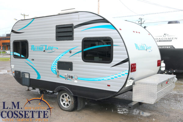 Retro 160 FD 2011-LM Cossette inc. vr-roulotte-fifth wheel-cargo-arctic wolf -Remote-Clipper-cherokee-grey wolf-wolf pup-kodiak cub-aspen trail-dutchmen-forest river-freedom express select-coachmen-apex nano -Trois-Rivières