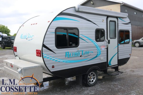 Retro 160 FD 2011-LM Cossette inc. vr-roulotte-fifth wheel-cargo-arctic wolf -Remote-Clipper-cherokee-grey wolf-wolf pup-kodiak cub-aspen trail-dutchmen-forest river-freedom express select-coachmen-apex nano -Trois-Rivières