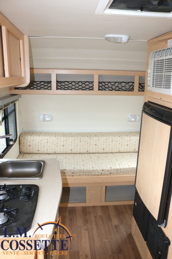 Retro 160 FD 2011-LM Cossette inc. vr-roulotte-fifth wheel-cargo-arctic wolf -Remote-Clipper-cherokee-grey wolf-wolf pup-kodiak cub-aspen trail-dutchmen-forest river-freedom express select-coachmen-apex nano -Trois-Rivières