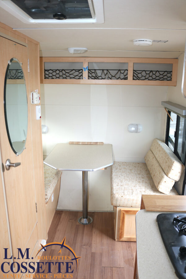 Retro 160 FD 2011-LM Cossette inc. vr-roulotte-fifth wheel-cargo-arctic wolf -Remote-Clipper-cherokee-grey wolf-wolf pup-kodiak cub-aspen trail-dutchmen-forest river-freedom express select-coachmen-apex nano -Trois-Rivières