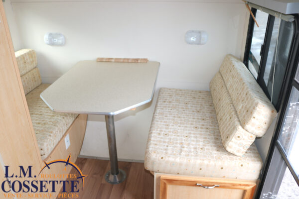 Retro 160 FD 2011-LM Cossette inc. vr-roulotte-fifth wheel-cargo-arctic wolf -Remote-Clipper-cherokee-grey wolf-wolf pup-kodiak cub-aspen trail-dutchmen-forest river-freedom express select-coachmen-apex nano -Trois-Rivières