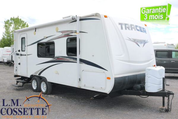 Tracer 210 FB 2013-LM Cossette inc. vr-roulotte-fifth wheel-cargo-arctic wolf -Remote-Clipper-cherokee-grey wolf-wolf pup-kodiak cub-aspen trail-dutchmen-forest river-freedom express select-coachmen-apex nano -Trois-Rivières