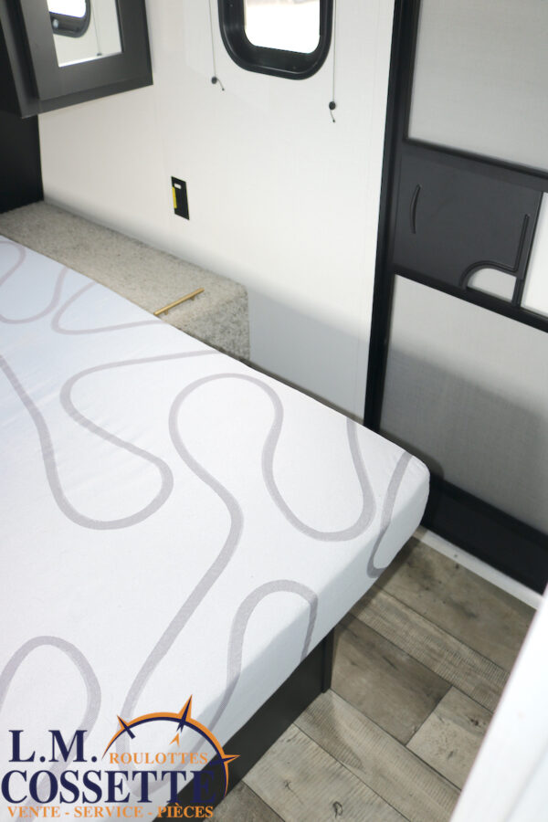 Springdale 266 RL 2022-LM Cossette inc. vr-roulotte-fifth wheel-cargo-arctic wolf -Remote-Clipper-cherokee-grey wolf-wolf pup-kodiak cub-aspen trail-dutchmen-forest river-freedom express select-coachmen-apex nano -Trois-Rivières