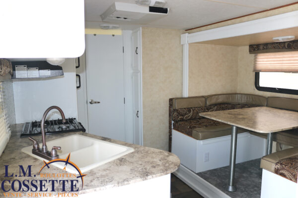 Apex 215 RBK 2012-LM Cossette inc. vr-roulotte-fifth wheel-cargo-arctic wolf -Remote-Clipper-cherokee-grey wolf-wolf pup-kodiak cub-aspen trail-dutchmen-forest river-freedom express select-coachmen-apex nano -Trois-Rivières