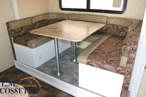 Apex 215 RBK 2012-LM Cossette inc. vr-roulotte-fifth wheel-cargo-arctic wolf -Remote-Clipper-cherokee-grey wolf-wolf pup-kodiak cub-aspen trail-dutchmen-forest river-freedom express select-coachmen-apex nano -Trois-Rivières