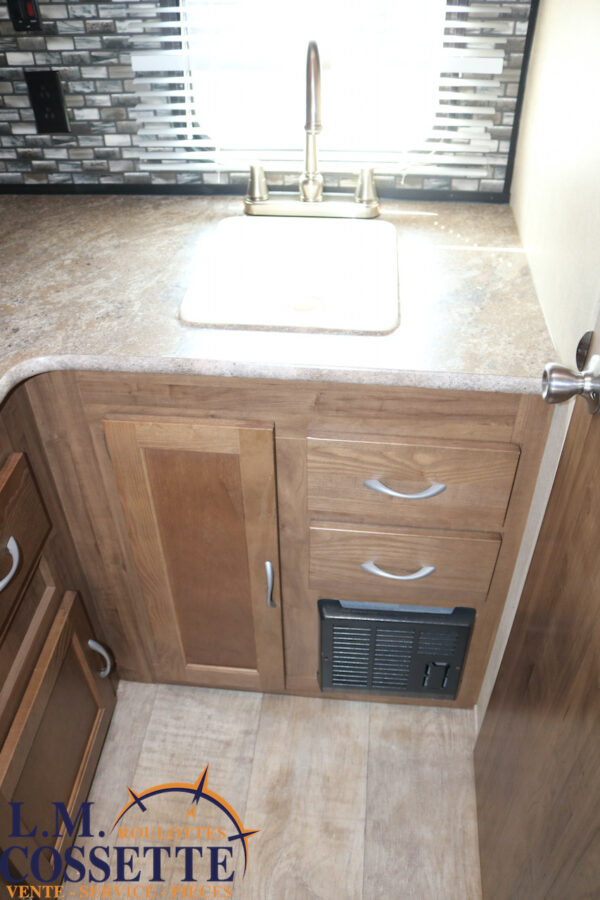 Conquest 199 RK 2019-LM Cossette inc. vr-roulotte-fifth wheel-cargo-arctic wolf -Remote-Clipper-cherokee-grey wolf-wolf pup-kodiak cub-aspen trail-dutchmen-forest river-freedom express select-coachmen-apex nano -Trois-Rivières