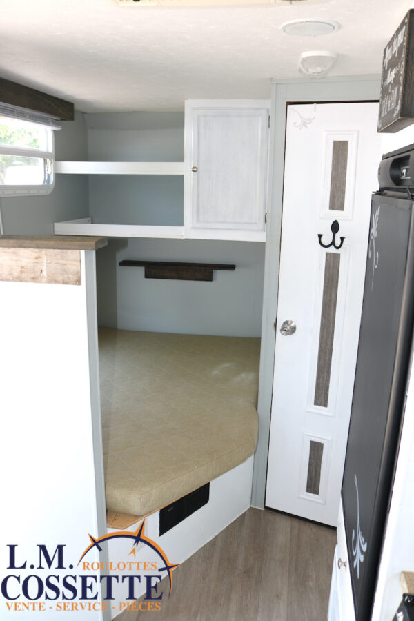 Jay Feather 165 2007-LM Cossette inc. vr-roulotte-fifth wheel-cargo-arctic wolf -Remote-Clipper-cherokee-grey wolf-wolf pup-kodiak cub-aspen trail-dutchmen-forest river-freedom express select-coachmen-apex nano -Trois-Rivières