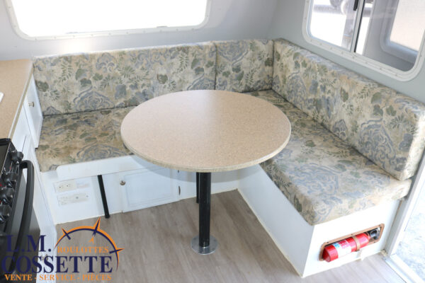 Jay Feather 165 2007-LM Cossette inc. vr-roulotte-fifth wheel-cargo-arctic wolf -Remote-Clipper-cherokee-grey wolf-wolf pup-kodiak cub-aspen trail-dutchmen-forest river-freedom express select-coachmen-apex nano -Trois-Rivières