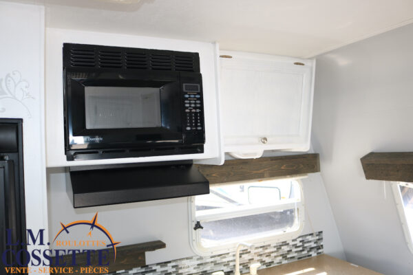 Jay Feather 165 2007-LM Cossette inc. vr-roulotte-fifth wheel-cargo-arctic wolf -Remote-Clipper-cherokee-grey wolf-wolf pup-kodiak cub-aspen trail-dutchmen-forest river-freedom express select-coachmen-apex nano -Trois-Rivières