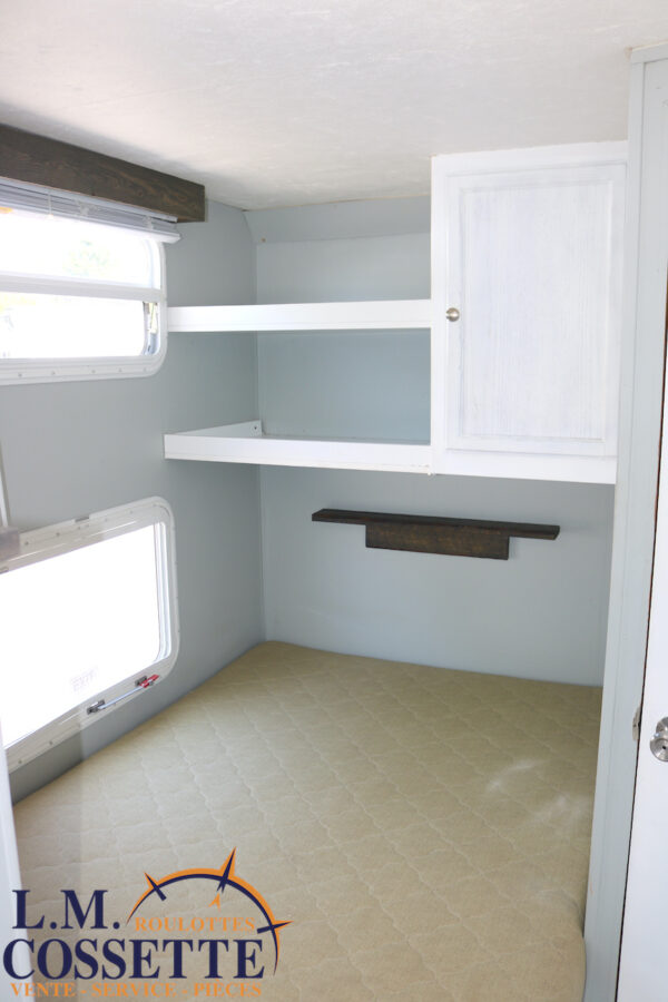 Jay Feather 165 2007-LM Cossette inc. vr-roulotte-fifth wheel-cargo-arctic wolf -Remote-Clipper-cherokee-grey wolf-wolf pup-kodiak cub-aspen trail-dutchmen-forest river-freedom express select-coachmen-apex nano -Trois-Rivières