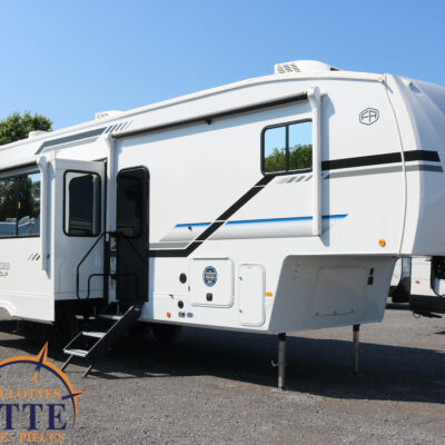 Arctic Wolf 331 BH 2026-LM Cossette inc. vr-roulotte-fifth wheel-cargo-arctic wolf -Remote-Clipper-cherokee-grey wolf-wolf pup-kodiak cub-aspen trail-dutchmen-forest river-freedom express select-coachmen-apex nano -Trois-Rivières