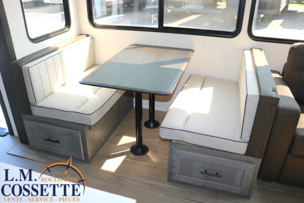 Arctic Wolf 331 BH 2026-LM Cossette inc. vr-roulotte-fifth wheel-cargo-arctic wolf -Remote-Clipper-cherokee-grey wolf-wolf pup-kodiak cub-aspen trail-dutchmen-forest river-freedom express select-coachmen-apex nano -Trois-Rivières