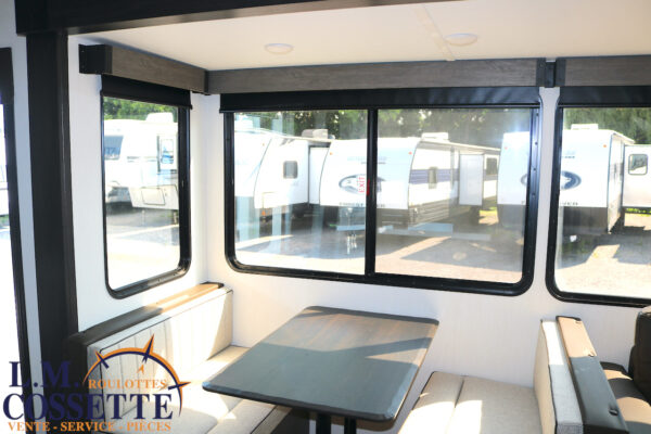 Arctic Wolf 331 BH 2026-LM Cossette inc. vr-roulotte-fifth wheel-cargo-arctic wolf -Remote-Clipper-cherokee-grey wolf-wolf pup-kodiak cub-aspen trail-dutchmen-forest river-freedom express select-coachmen-apex nano -Trois-Rivières