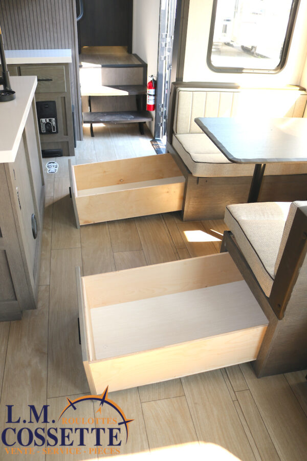 Arctic Wolf 331 BH 2026-LM Cossette inc. vr-roulotte-fifth wheel-cargo-arctic wolf -Remote-Clipper-cherokee-grey wolf-wolf pup-kodiak cub-aspen trail-dutchmen-forest river-freedom express select-coachmen-apex nano -Trois-Rivières