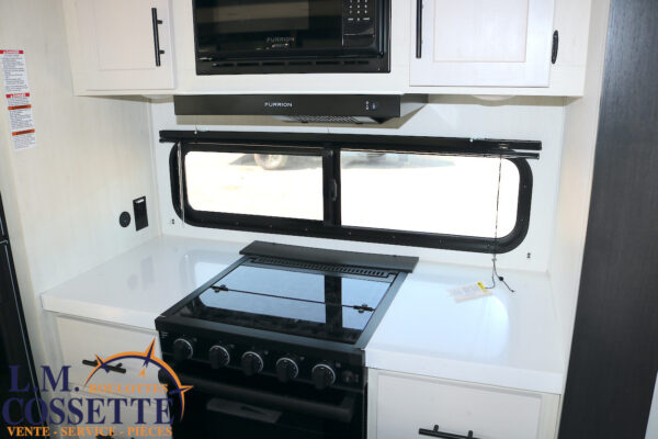 Arctic Wolf 331 BH 2026-LM Cossette inc. vr-roulotte-fifth wheel-cargo-arctic wolf -Remote-Clipper-cherokee-grey wolf-wolf pup-kodiak cub-aspen trail-dutchmen-forest river-freedom express select-coachmen-apex nano -Trois-Rivières