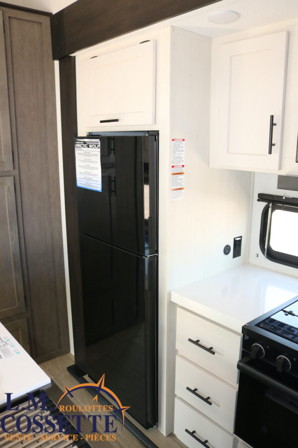 Arctic Wolf 331 BH 2026-LM Cossette inc. vr-roulotte-fifth wheel-cargo-arctic wolf -Remote-Clipper-cherokee-grey wolf-wolf pup-kodiak cub-aspen trail-dutchmen-forest river-freedom express select-coachmen-apex nano -Trois-Rivières