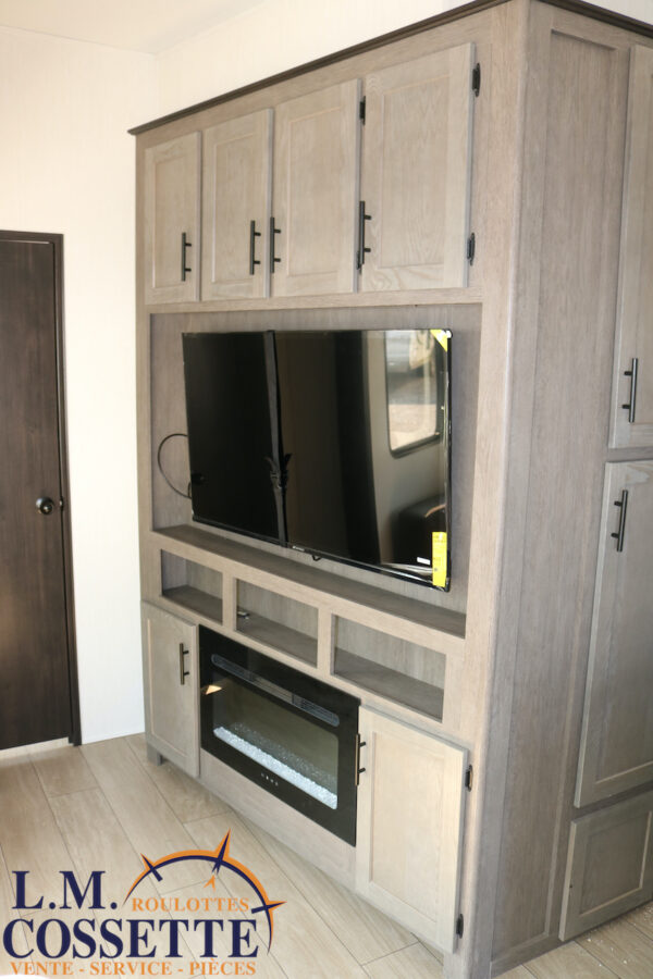 Arctic Wolf 331 BH 2026-LM Cossette inc. vr-roulotte-fifth wheel-cargo-arctic wolf -Remote-Clipper-cherokee-grey wolf-wolf pup-kodiak cub-aspen trail-dutchmen-forest river-freedom express select-coachmen-apex nano -Trois-Rivières