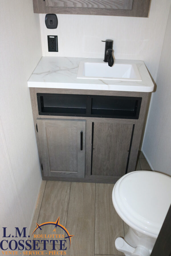 Arctic Wolf 331 BH 2026-LM Cossette inc. vr-roulotte-fifth wheel-cargo-arctic wolf -Remote-Clipper-cherokee-grey wolf-wolf pup-kodiak cub-aspen trail-dutchmen-forest river-freedom express select-coachmen-apex nano -Trois-Rivières
