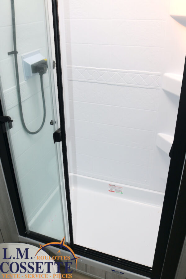 Arctic Wolf 331 BH 2026-LM Cossette inc. vr-roulotte-fifth wheel-cargo-arctic wolf -Remote-Clipper-cherokee-grey wolf-wolf pup-kodiak cub-aspen trail-dutchmen-forest river-freedom express select-coachmen-apex nano -Trois-Rivières