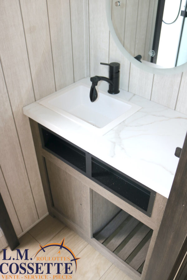 Arctic Wolf 331 BH 2026-LM Cossette inc. vr-roulotte-fifth wheel-cargo-arctic wolf -Remote-Clipper-cherokee-grey wolf-wolf pup-kodiak cub-aspen trail-dutchmen-forest river-freedom express select-coachmen-apex nano -Trois-Rivières